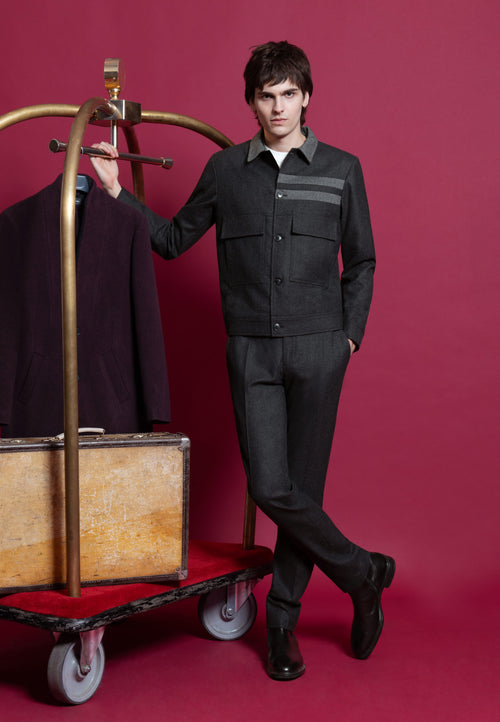 Blouson boutonné en flanelle grise à découpes contrastées