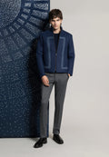 Blouson zippé en laine bleu à découpes contrastées