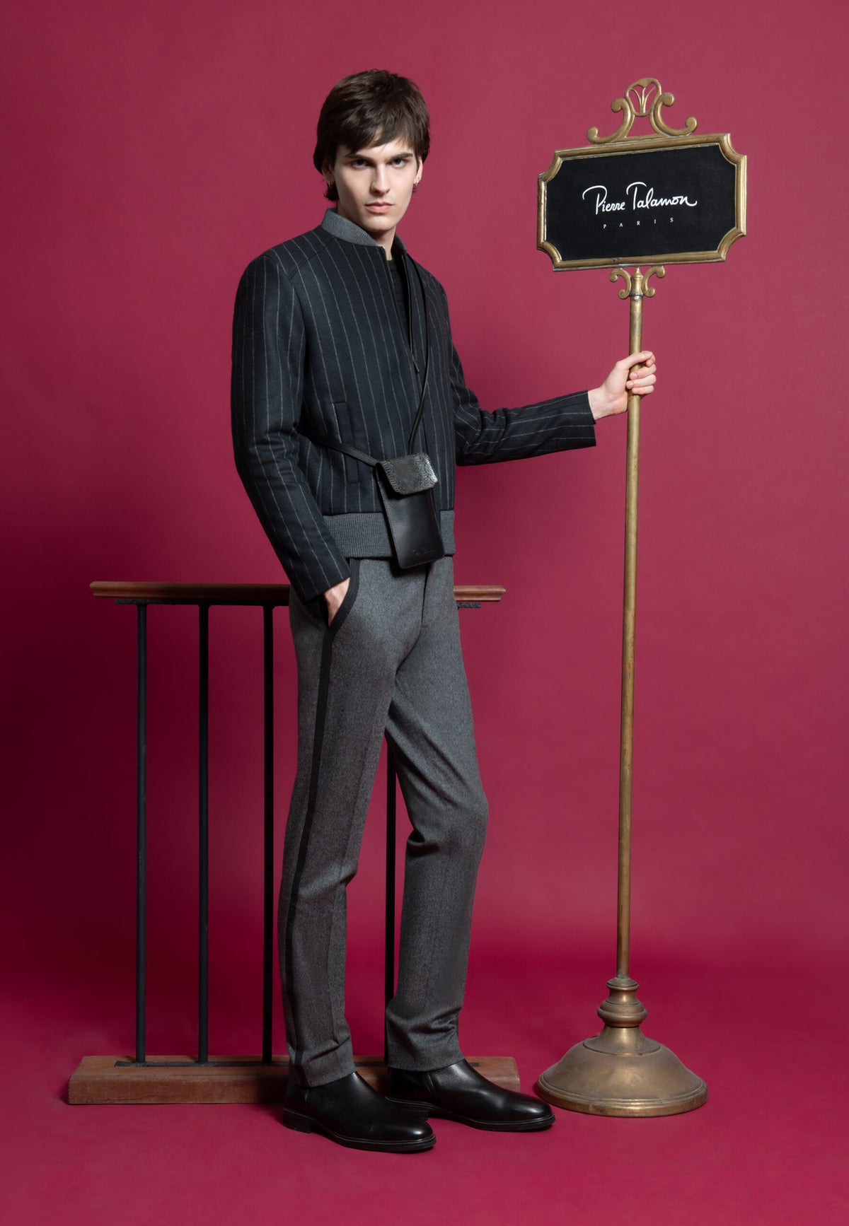 Blouson zippé noir à rayures tennis