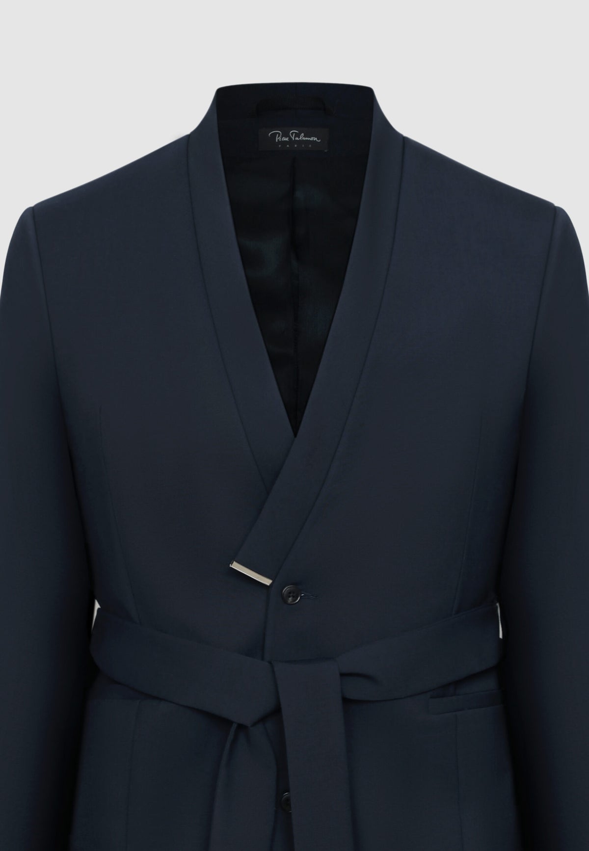 Veste en laine bleu marine ceinturée à col yukata